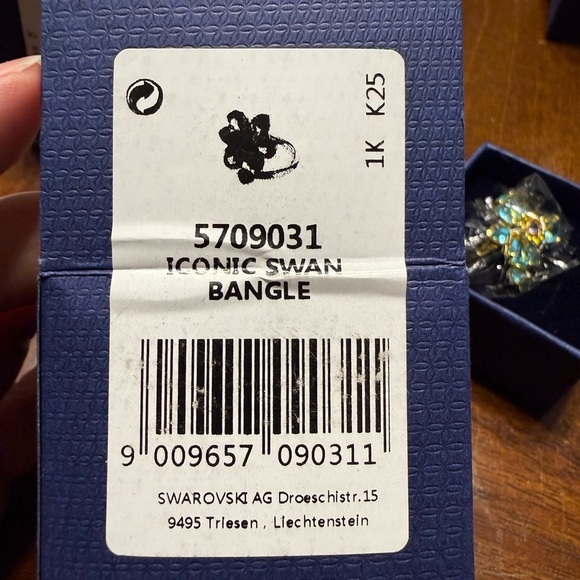 NEW Swarovski Idyllia ring Mixed cuts Flower blue Gold-tone plated Size 7 Box - Picture 8 of 9